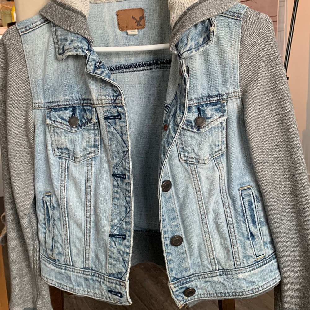 American Eagle sweater